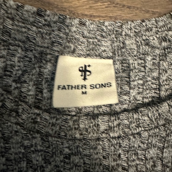 Barely Worn
2 Shirts Father Sons Shirt
Slim Fit - Ribbed - Picture 5 of 6